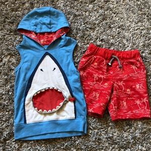 Toddler Boy 2-piece Shorts Outfit Shark